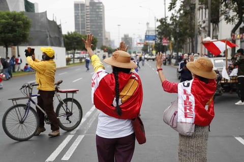 Se aproxima Pedro Castillo al triunfo en Perú