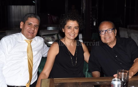 09062021 Armando Celayo, Coquis Calderon de Celayo y Óscar Mejía.