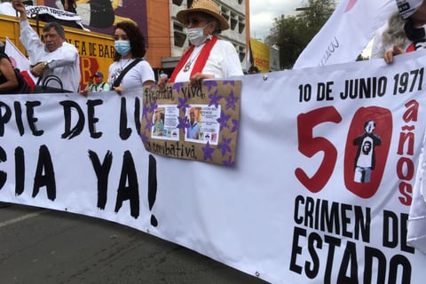 Conmemoran 50 años del 'Halconazo' con marcha en CDMX