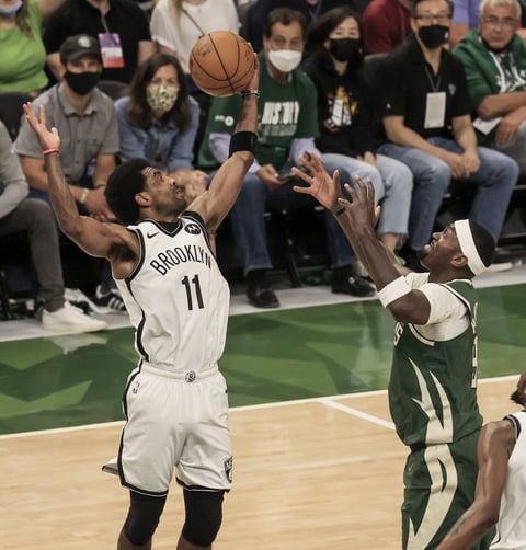 Bucks resisten embate de Nets en triunfo