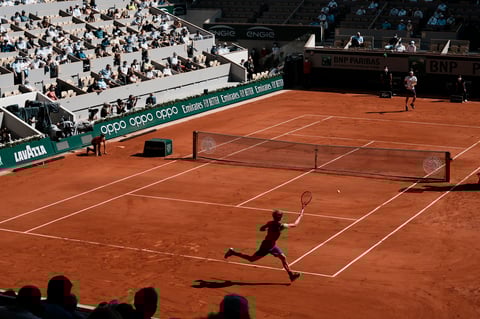Tsitsipas consigue pase a la final en Francia tras vencer a Zverev