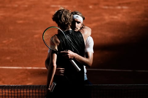 Tsitsipas consigue pase a la final en Francia tras vencer a Zverev
