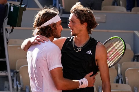 Tsitsipas consigue pase a la final en Francia tras vencer a Zverev