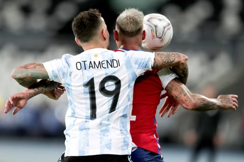 Messi anota pero Argentina y Chile igualan en Grupo A