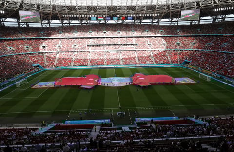 Un estadio lleno y pocas mascarillas en el Hungría-Portugal