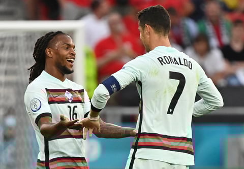 Es el máximo goleador del torneo y quien el jugador que más ha participado 