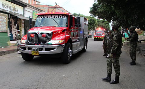 Atentado con coche bomba en base militar de Colombia deja al menos 36 heridos
