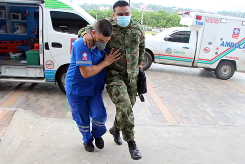 Atentado con coche bomba en base militar de Colombia deja al menos 36 heridos