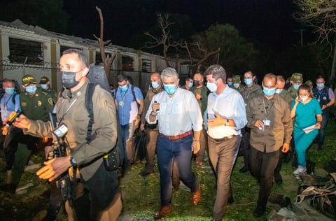 Atentado con coche bomba en base militar de Colombia deja al menos 36 heridos