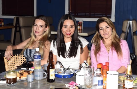 15062021 Blanca, Nelly y Roxana.