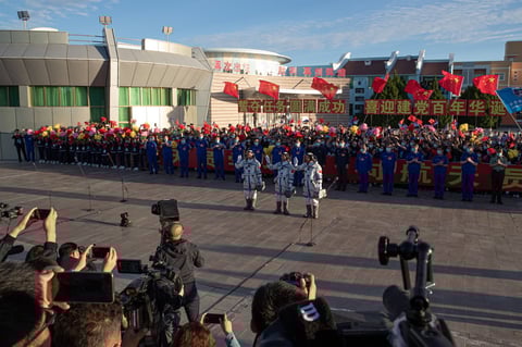 Despega nave espacial china Shenzhou-12 con tres astronautas a bordo