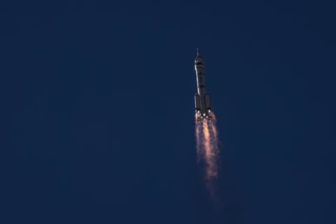 Despega nave espacial china Shenzhou-12 con tres astronautas a bordo