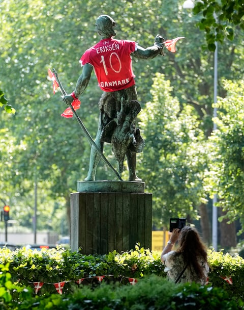 La estrella danesa que el sábado sufrió un paro cardíaco sobre el césped del estadio Parken.