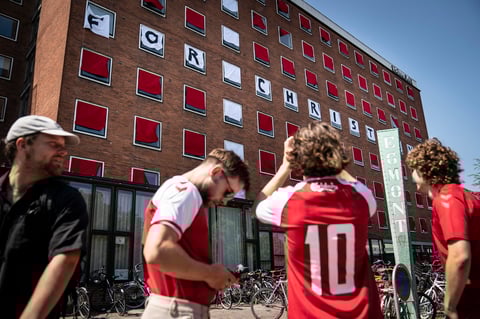 La estrella danesa que el sábado sufrió un paro cardíaco sobre el césped del estadio Parken.