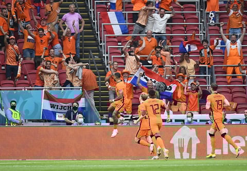 Memphis Depay y Denzel Dumfries anotan en triunfo de Holanda sobre Austria