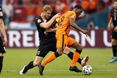 Memphis Depay y Denzel Dumfries anotan en triunfo de Holanda sobre Austria