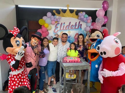 18062021 Elideth Galván Díaz celebró un año más de vida al lado de su familia.