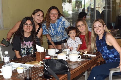 19062021 Mariel, Marisol, Mariana, Rocio, Ale y Julio.