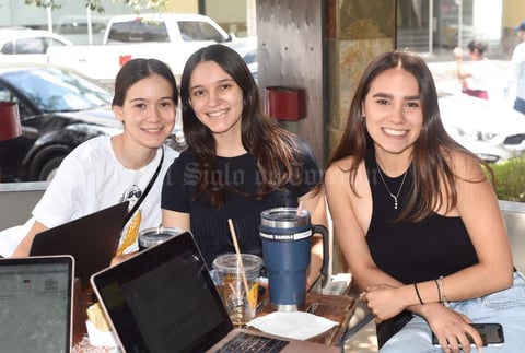 19062021 Adriana González, Mariana Velázquez y Michelle Valles.