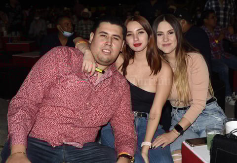 21062021 Jaime, Caro y Ale.