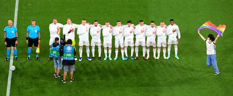 UEFA se ve arrastrada a batallas sociales en Euro 2020