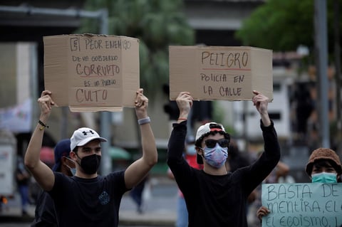 Jóvenes protestan contra corrupción en Panamá