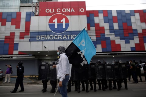 Jóvenes protestan contra corrupción en Panamá