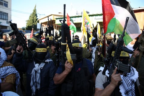 Milicianos de Fatah salen a Hebrón en apoyo a la Autoridad Nacional Palestina