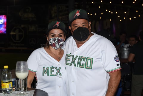 01072021 Efrén Negrete y Tere Gutiérrez.