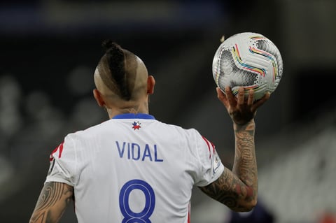 Brasil se impone a Chile y avanza a semifinales de Copa América