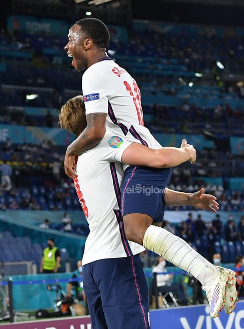 Quarter Final Ukraine vs England

Rome (Italy), 03/07/2021.- Harry Kane of England celebrates with teammate Raheem Sterling (R) after scoring the 0-3 gaol during the UEFA EURO 2020 quarter final match between Ukraine and England in Rome, Italy, 03 July 2021. (Italia, Ucrania, Roma) EFE/EPA/Ettore Ferrari / POOL (RESTRICTIONS: For editorial news reporting purposes only. Images must appear as still images and must not emulate match action video footage. Photographs published in online publications shall have an interval of at least 20 seconds between the posting.)
DEP Fútbol ROME ITALY SOCCER UEFA EURO 2020 Italy