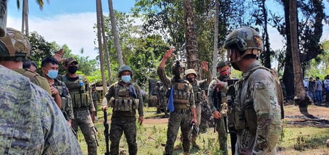 Avión militar se estrella en Filipinas