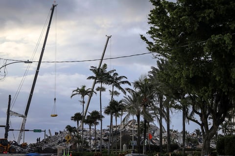 El edificio parcialmente derrumbado en Miami-Dade fue demolido por completo