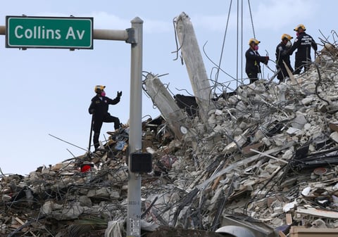 El edificio parcialmente derrumbado en Miami-Dade fue demolido por completo