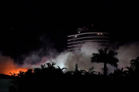 El edificio parcialmente derrumbado en Miami-Dade fue demolido por completo