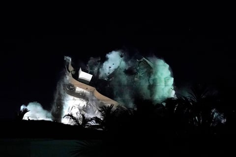 El edificio parcialmente derrumbado en Miami-Dade fue demolido por completo