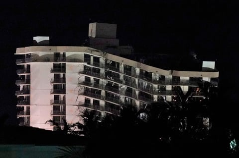 El edificio parcialmente derrumbado en Miami-Dade fue demolido por completo
