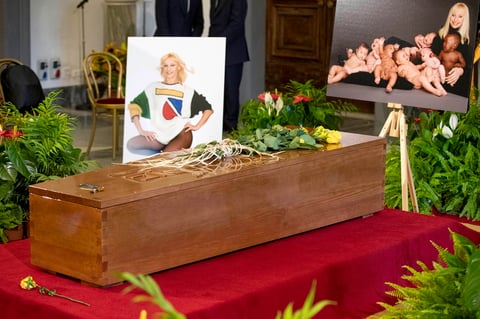 Italia se despide de su gran diva, Raffaella Carrà, con unas exequias de tres días