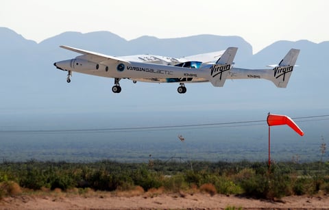 Richard Branson vuelve a la Tierra tras alcanzar el espacio a bordo del VSS Unity