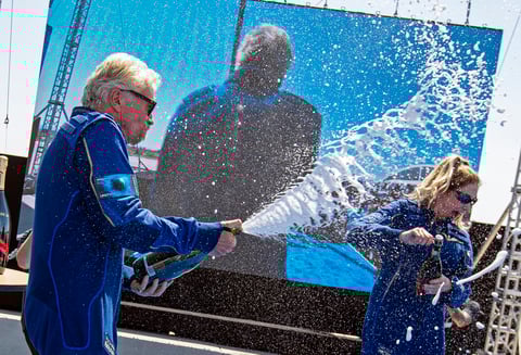 Richard Branson vuelve a la Tierra tras alcanzar el espacio a bordo del VSS Unity