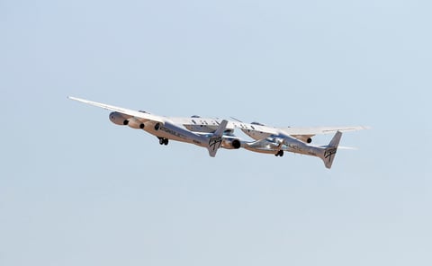 Richard Branson vuelve a la Tierra tras alcanzar el espacio a bordo del VSS Unity