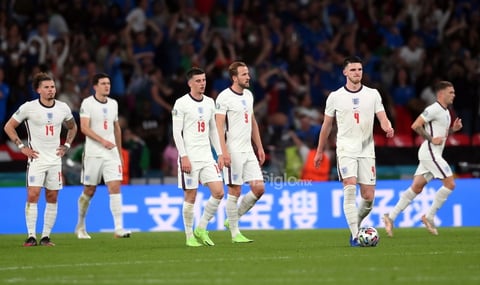 Final - Italy vs England

London (United Kingdom), 11/07/2021.- Declan Rice (2R) and players of England react after the 1-1 during the UEFA EURO 2020 final between Italy and England in London, Britain, 11 July 2021. (Italia, Reino Unido, Londres) EFE/EPA/Laurence Griffiths / POOL (RESTRICTIONS: For editorial news reporting purposes only. Images must appear as still images and must not emulate match action video footage. Photographs published in online publications shall have an interval of at least 20 seconds between the posting.)
DEP Fútbol LONDON BRITAIN SOCCER UEFA EURO 2020 United Kingdom
