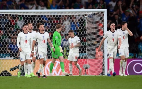 Final - Italy vs England

London (United Kingdom), 11/07/2021.- Players of England react after the 1-1 during the UEFA EURO 2020 final between Italy and England in London, Britain, 11 July 2021. (Italia, Reino Unido, Londres) EFE/EPA/Laurence Griffiths / POOL (RESTRICTIONS: For editorial news reporting purposes only. Images must appear as still images and must not emulate match action video footage. Photographs published in online publications shall have an interval of at least 20 seconds between the posting.)
DEP Fútbol LONDON BRITAIN SOCCER UEFA EURO 2020 United Kingdom