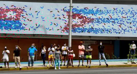 '¡Libertad!', dicen Cubanos al tomar las calles para protestar en contra del Gobierno