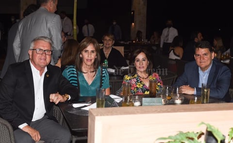 13072021 Enrique y Cecilia Menéndez, Pilar y Fernando Marroquín.