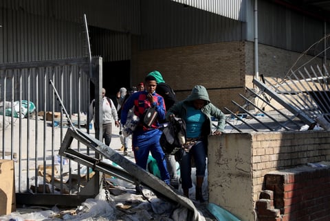Sudáfrica restaura la calma tras disturbios que dejaron 117 muertos
