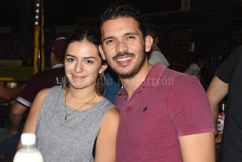 16072021 Ana Cris y Luis pasaron gratos momentos en el Estadio Revolución.