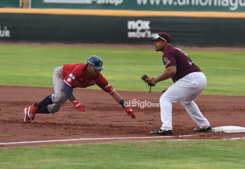 Liga Mexicana de Béisbol primer juego de la serie entre Algodoneros del Unión Laguna y Tecolotes de los dos Laredos 

 Liga Mexicana de Béisbol primer juego de la serie entre Algodoneros del Unión Laguna y Tecolotes de los dos Laredos