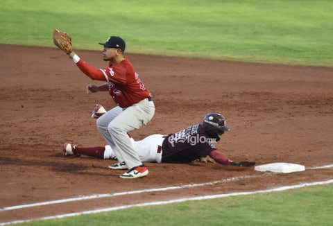 Liga Mexicana de Béisbol primer juego de la serie entre Algodoneros del Unión Laguna y Tecolotes de los dos Laredos 

 Liga Mexicana de Béisbol primer juego de la serie entre Algodoneros del Unión Laguna y Tecolotes de los dos Laredos