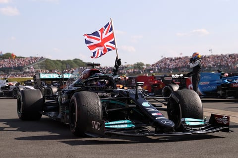 Concluye el Gran Premio de Gran Bretaña con mala racha para 'Checo' Pérez